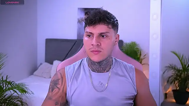 goldenatlasX online show from April 2026 08:04:02 PM