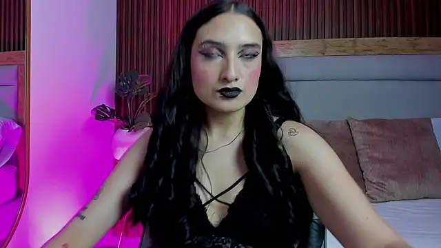 emma hiltonn  online show from April 2026 02:49:02 AM