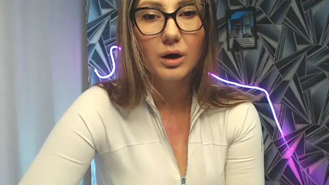 NikkiKiss    online show from May 2026 12:50:02 AM