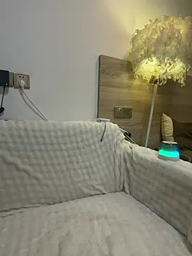 Mia-zhan online show from April 2026 01:41:01 PM