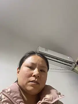 Snapshot of Sini-ii chatting on March 2026 07:12:01 AM Sini-ii online show from March 2026 07:12:01 AM