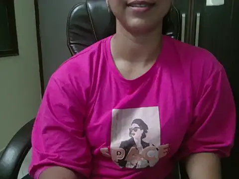 Snapshot of Adaa7 chatting on July 2026 06:26:01 PM Adaa7 online show from July 2026 06:26:01 PM