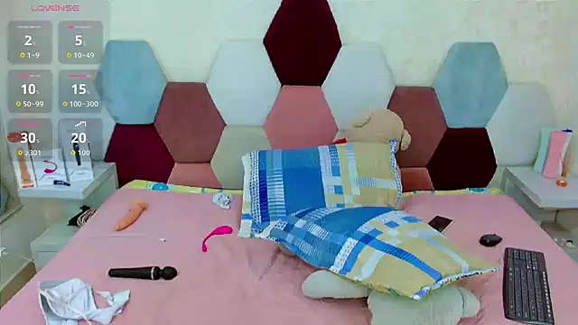 sabriana smith1 online show from April 2026 04:01:01 PM