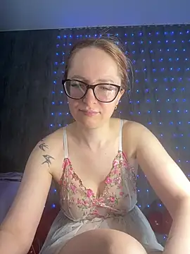 coy girl  online show from February 2026 11:18:01 AM