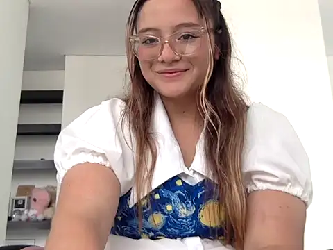 LOLA R  online show from February 2026 07:41:02 PM