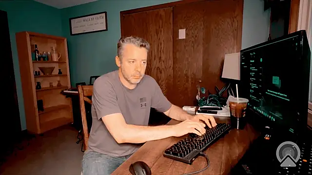 chrisw8140 online show from June 2026 01:23:02 AM