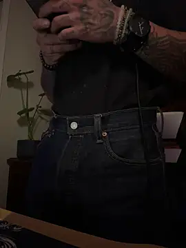 Snapshot of JoeyBlazy chatting on May 2026 05:25:02 AM JoeyBlazy online show from May 2026 05:25:02 AM