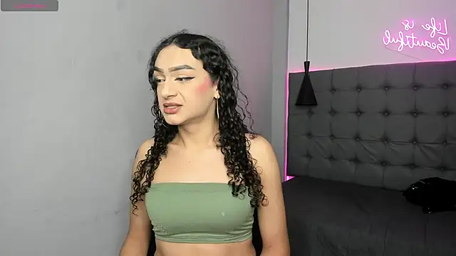 Snapshot of scarletcherry18 chatting on June 2026 04:36:02 AM scarletcherry18 online show from June 2026 04:36:02 AM