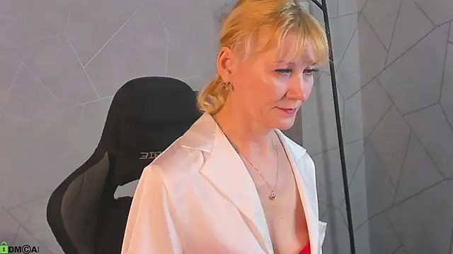 Julie Lucas online show from April 2026 12:34:01 AM