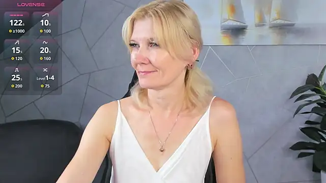 Snapshot of Julie_Lucas chatting on July 2026 12:24:02 AM Julie Lucas online show from July 2026 12:24:02 AM