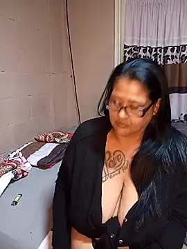 CutieNatz online show from April 2026 06:32:02 PM