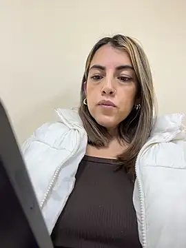 Paulinaa bella online show from March 2026 11:44:01 PM