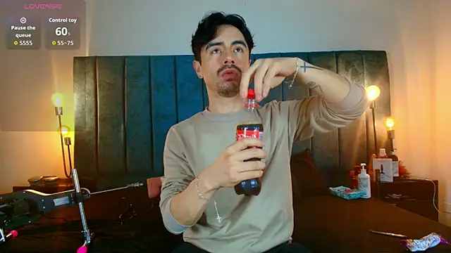 Ethan Briggs  online show from March 2026 03:44:01 AM