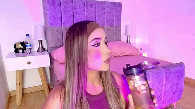 Lucy Carson  online show from March 2026 03:46:02 AM