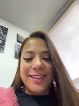 Pretty  Milf online show from April 2026 11:18:02 AM