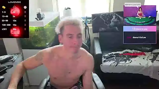 Snapshot of Rayzel_White chatting on May 2026 04:04:02 PM Rayzel White online show from May 2026 04:04:02 PM