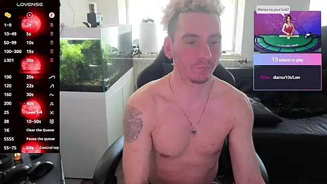 Snapshot of Rayzel_White chatting on May 2026 12:45:02 PM Rayzel White online show from May 2026 12:45:02 PM