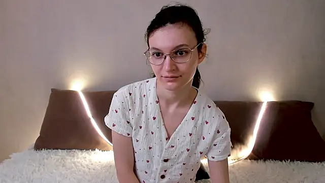 Snapshot of ThoraMarola chatting on April 2026 04:04:01 AM ThoraMarola online show from April 2026 04:04:01 AM