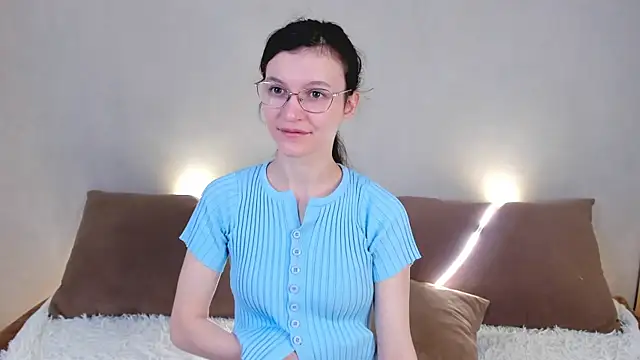 Snapshot of ThoraMarola chatting on May 2026 04:29:01 AM ThoraMarola online show from May 2026 04:29:01 AM