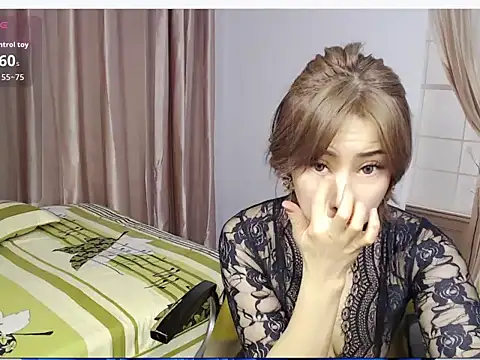 lucyyanyan online show from February 2026 12:01:02 PM