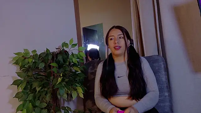 Mia C online show from February 2026 08:03:02 AM