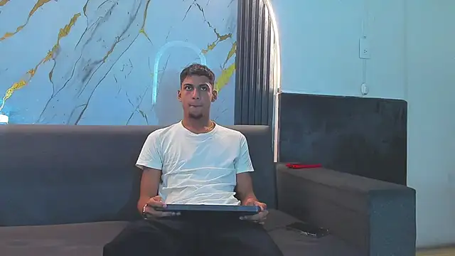 ALEX KEITH26 online show from February 2026 12:26:01 PM