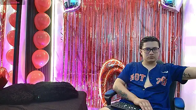 Danner Alaia online show from February 2026 08:49:01 PM