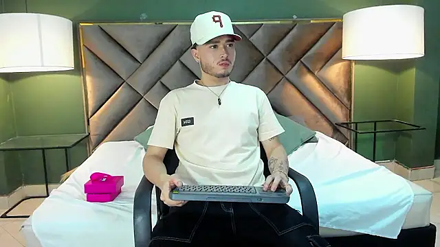 Salvattore Muller online show from February 2026 10:16:02 PM