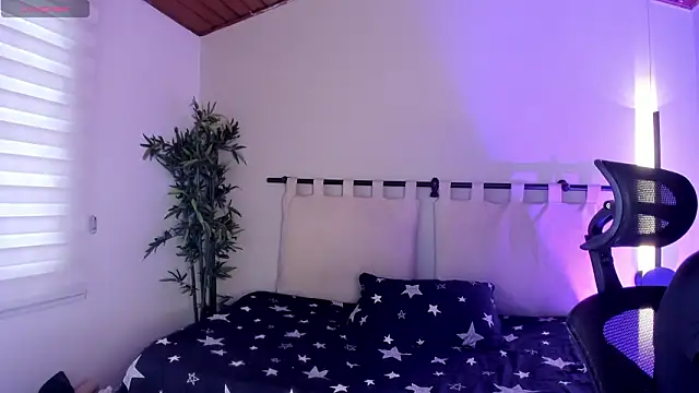 ella  olmos online show from March 2026 02:22:02 PM