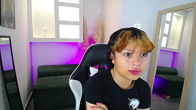 melodyy as online show from April 2026 12:38:01 PM