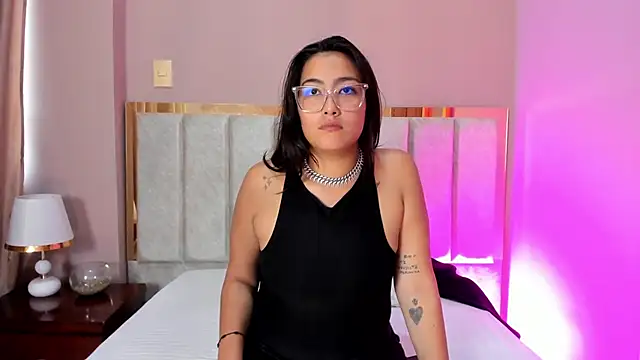 Snapshot of BelllaStone chatting on January 2026 06:55:02 PM BelllaStone online show from January 2026 06:55:02 PM