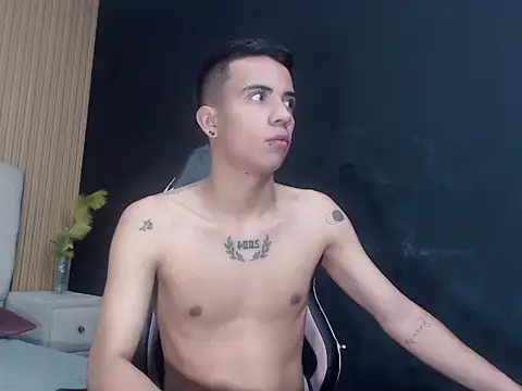 Snapshot of MaximoGrayy chatting on January 2026 06:46:02 PM MaximoGrayy online show from January 2026 06:46:02 PM