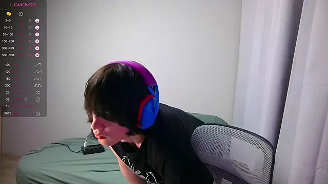 LeonBoykisser online show from March 2026 03:27:01 PM