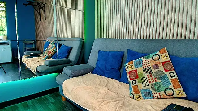 Vans Ross online show from March 2026 07:30:01 PM