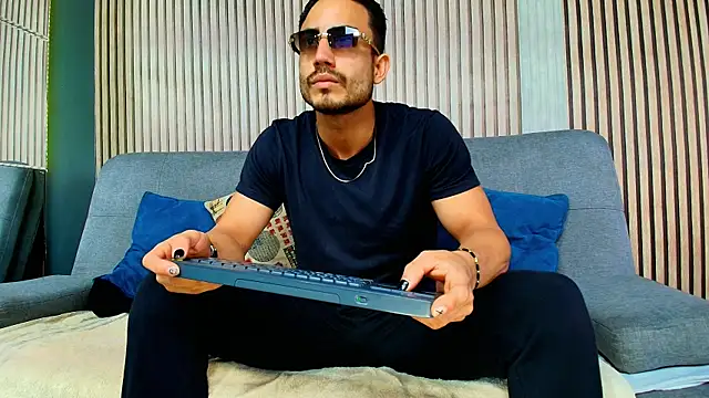 Vans Ross online show from April 2026 07:26:01 PM