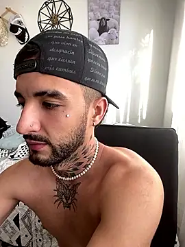 juanlouis pierre online show from January 2026 09:40:01 PM