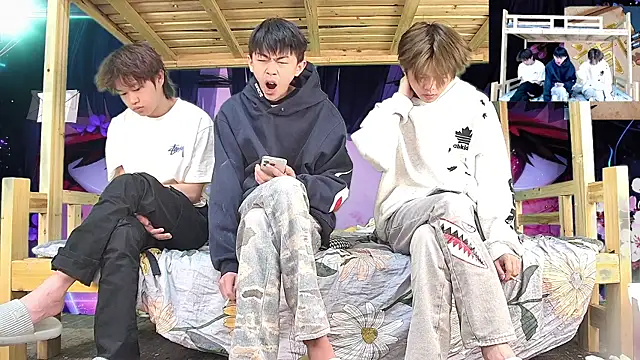 xiaohuangren01 online show from March 2026 03:09:01 AM