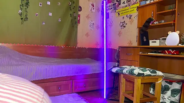 miss barbie111 online show from March 2026 11:00:01 PM