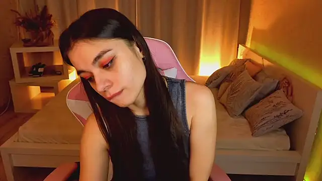 Kim Bless online show from April 2026 01:42:02 AM