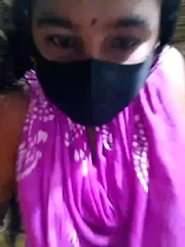 Snapshot of Hot_Sweeti chatting on June 2026 05:52:02 AM Hot Sweeti online show from June 2026 05:52:02 AM