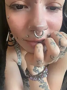 Snapshot of demonLamia chatting on May 2026 12:11:02 PM demonLamia online show from May 2026 12:11:02 PM