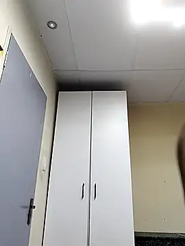 LUNAARXO1 online show from April 2026 02:44:01 AM