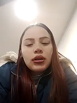 Crystaa12 online show from February 2026 12:01:01 PM