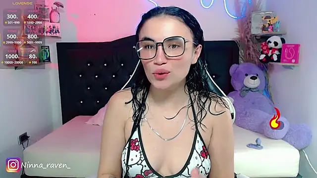 Snapshot of AriaDark chatting on May 2026 10:04:02 PM AriaDark online show from May 2026 10:04:02 PM