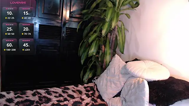 Snapshot of Mia_Volkova_ chatting on May 2026 03:08:02 PM Mia Volkova online show from May 2026 03:08:02 PM
