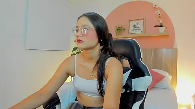 ivette swan online show from April 2026 07:51:01 PM