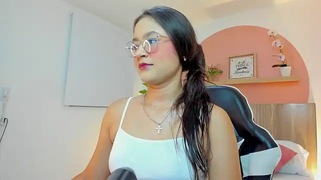 ivette swan online show from April 2026 07:58:01 PM