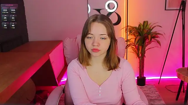 Kiss Moon online show from March 2026 06:54:02 AM