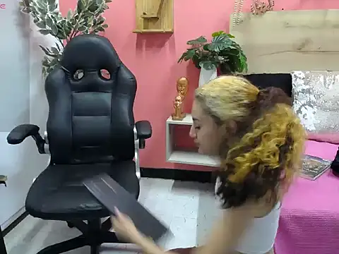 maria Turner1 online show from April 2026 09:49:01 AM