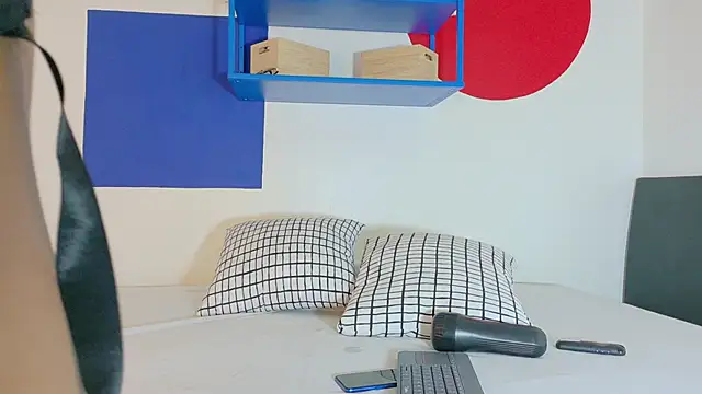 AndrewKenoxx  online show from March 2026 07:39:01 PM